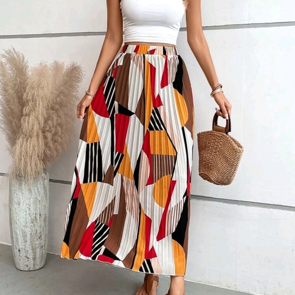 Boho Abstract Geo Print Pleated Maxi Skirt - Picture 5 of 5